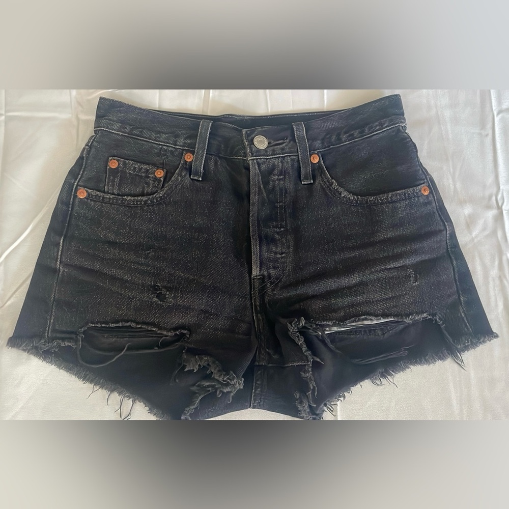 LEVIS DENIM SHORTS SIZE W25